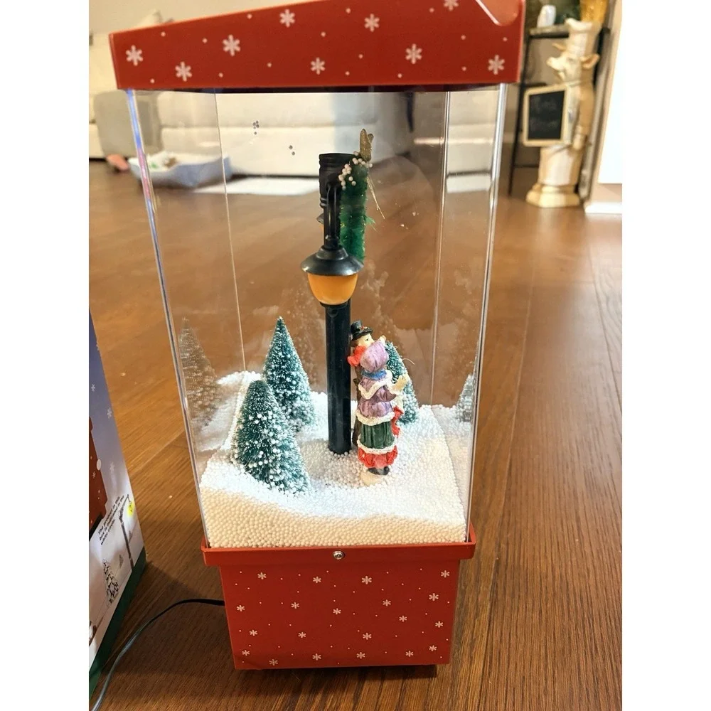 VINTAGE SNOWING MUSICAL CHRISTMAS HOLIDAY DECORATION Family Light Up Post Works